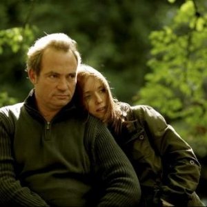 Gilles Cohen e Léa Drucker in una scena del film Pauline et François