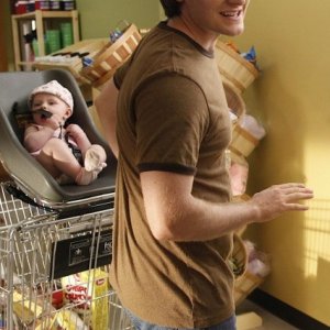 Lucas Neff nell'episodio Dead Tooth della serie Raising Hope