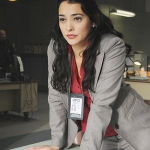 Natalie Martinez nel pilot della serie Detroit 1-8-7