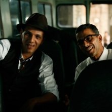 Roschdy Zem e Sami Bouajila in un'immagine del film Hors-la-loi