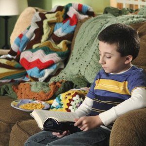 Atticus Shaffer nell'episodio Homecoming di The Middle