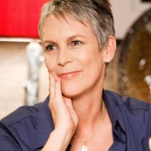 Jamie Lee Curtis nella commedia You Again