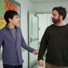 Keir Gilchrist con Zach Galifianakis in It's Kind of a Funny Story