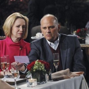 Kurt Fuller e Debra Jo Rupp nel pilot di Better with You