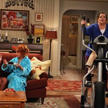 Melissa McCarthy, Swoosie Kurtz e Katy Mixon nel pilot di Mike and Molly