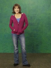 Patricia Heaton è Frankie in una foto promozionale della stagione 2 della serie The Middle
