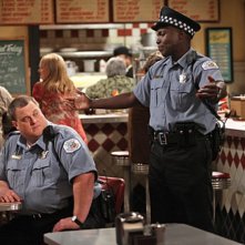 Reno Wilson e Billy Gardell nel pilot di Mike and Molly