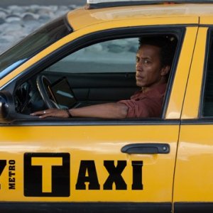 Andre Royo in un momento dell'episodio Olivia di Fringe