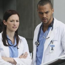 Chyler Leigh e Jesse Williams nell'episodio Superfreak di Grey's Anatomy