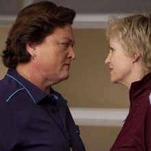 Dot Jones e Jane Lynch nell'episodio Audition, premiere della stagione 2 di Glee