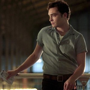 Ed Westwick in un momento dell'episodio Double Identity di Gossip Girl