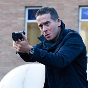 Kirk Acevedo in una scena dell'episodio Olivia di Fringe