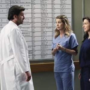 Patrick Dempsey, Ellen Pompeo e Caterina Scorsone nell'episodio Superfreak di Grey's Anatomy