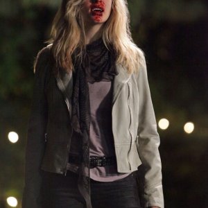 Caroline (Candice Accola) insaguinata nell'episodio Brave New World di Vampire Diaries