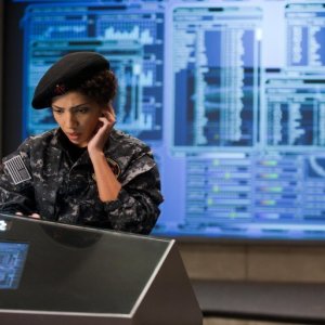 Jasika Nicole nell'episodio The Plateau di Fringe