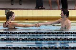 Jason Ritter e Sarah Roemer nell'episodio To Keep Us Safe di The Event
