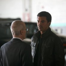 Zeljko Ivanek e Ian Anthony Dale nell'episodio To Keep Us Safe di The Event