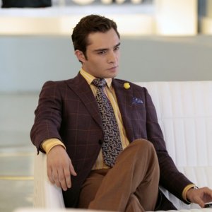 Un pensieroso Chuck (Ed Westwick) nell'episodio The Undergraduates di Gossip Girl