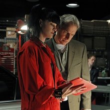Abby (Pauley Perrette) e Gibbs (Mark Harmon) nell'episodio Short Fuse di NCIS: Unità Anticrimine