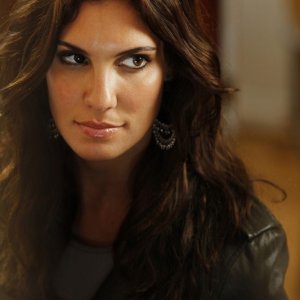 La bella Daniela Ruah nell'episodio Special Delivery di NCIS: Los Angeles
