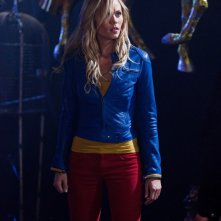Laura Vandervoort affronta il nemico nell'episodio Supergirl di Smallville