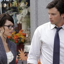 Laura Vandervoort e Tom Welling nell'episodio Supergirl di Smallville