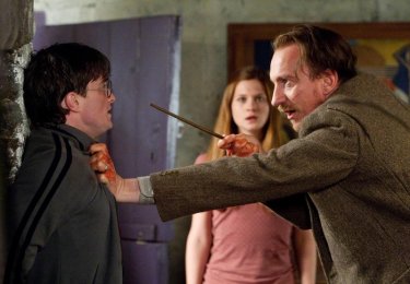 Una scena del film Harry Potter e i Doni della Morte - parte 1 con Daniel Radcliffe, David Thewlis e Bonnie Wright