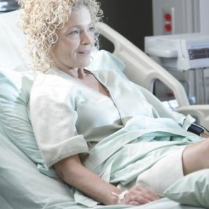 Amy Irving ospite speciale nell'episodio Unwritten di Dr House: Medical Division
