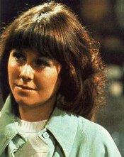 Elizabeth Sladen sul set di Doctor Who