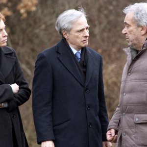Manuela Morabito, Lino Capolicchio e Gianni Cavina in una scena del film Una sconfinata giovinezza