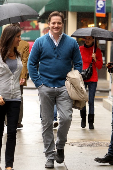 Brendan Fraser Cammina Sotto La Pioggia Nel Distretto New Yorkese Di Tribeca 177643