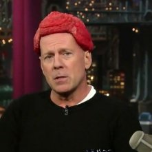 Bruce Willis Con Un Parrucchino Di Carne Cruda Durante Una Puntata Dello Show Di David Letterman 177554