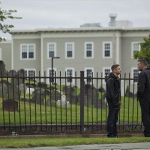 Jeremy Renner e Ben Affleck in una scena del film The Town