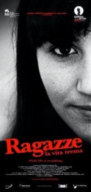 La locandina di Ragazze... la vita trema
