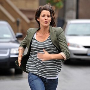 Cobie Smulders nell'episodio Subway Wars di How I Met Your Mother