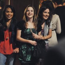 Nikki SooHoo, Kay Panabaker e Jonna Walsh nell'episodio No Ordinary Vigilante di No Ordinary Family