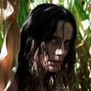 Zoé Félix nell'horror Captifs