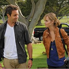 Alex O'Loughlin e Taryn Manning nell'episodio Lanakila di Hawaii Five -0