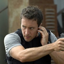 Alex O'Loughlin nell'episodio Nalowale di Hawaii Five-0