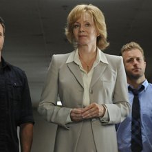 Jean Smart, Alex O'Loughlin e Scott Caan nell'episodio Nalowale di Hawaii Five-0