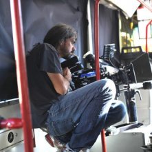 Il regista Fernando León de Aranoa durante le riprese del film Amador