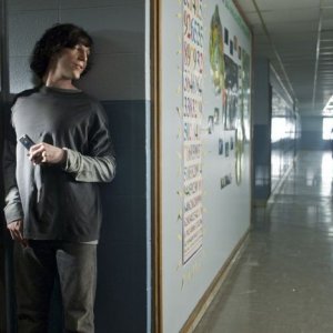 Max Thieriot con John Magaro in una scena dell'horror My Soul to Take