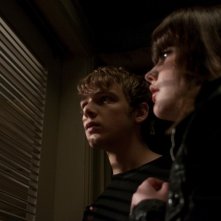 Max Thieriot ed Emily Meade in una scena dell'horror My Soul to Take