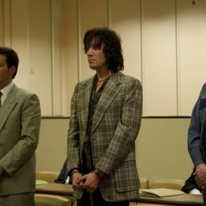 Rhys Ifans in una sequenza del film Mr. Nice