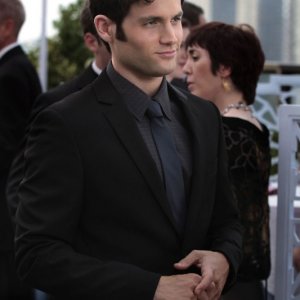 Dan (Penn Badgley) in total black nell'episodio Touch of Eva di Gossip Girl