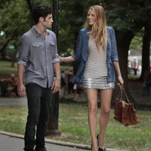 Dan (Penn Badgley) parla con Serena (Blake Lively) nell'episodio Touch of Eva di Gossip Girl