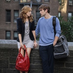 Katie Cassidy e Chace Crawford in Goodbye Columbia di Gossip Girl