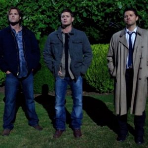 Jared Padalecki, Jensen Ackles e Misha Collins nell'episodio The Third Man di Supernatural