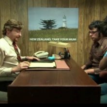Jemaine Clement, Bret McKenzie e Rhys Darby in un'immagine tratta da Flight of the Concords