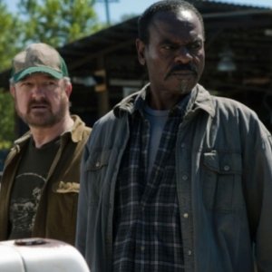 Jim Beaver e Steven Williams nell'episodio Weekend at Bobby's di Supernatural